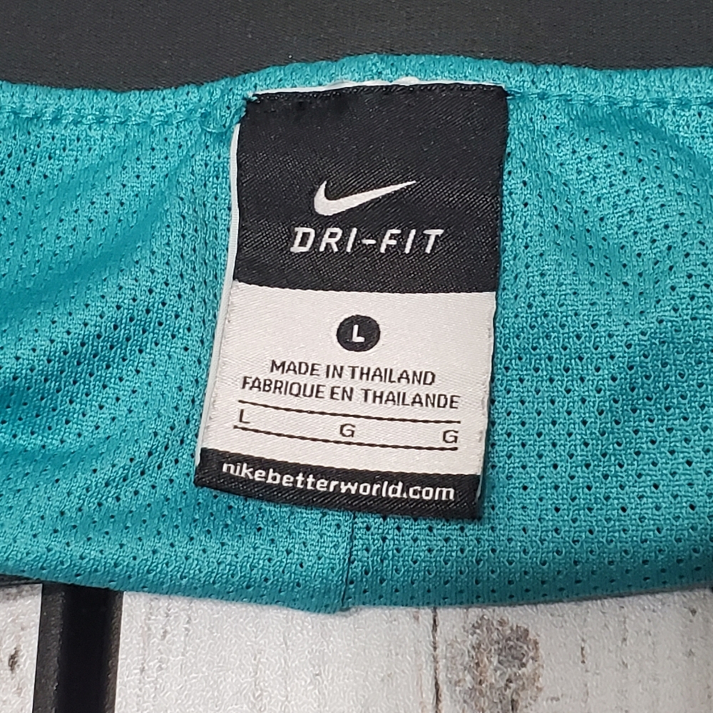 Nike dri-fit running shorts turquoise size large